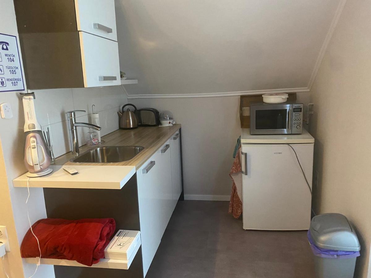 Maria Vendeghaz Hotel Mernye Buitenkant foto